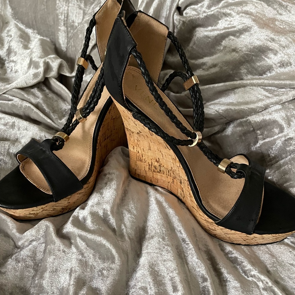 Venus Black Wedge.